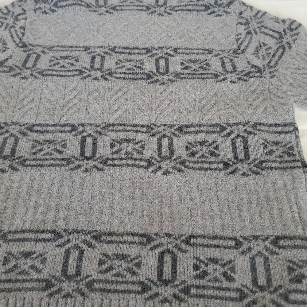 Sweater - Picture 11 of 13